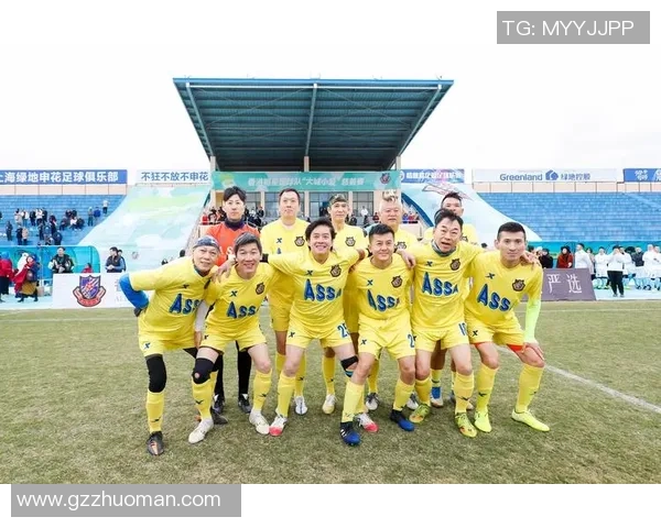 中国足球明星积极参与慈善活动为灾区募捐展现社会责任感